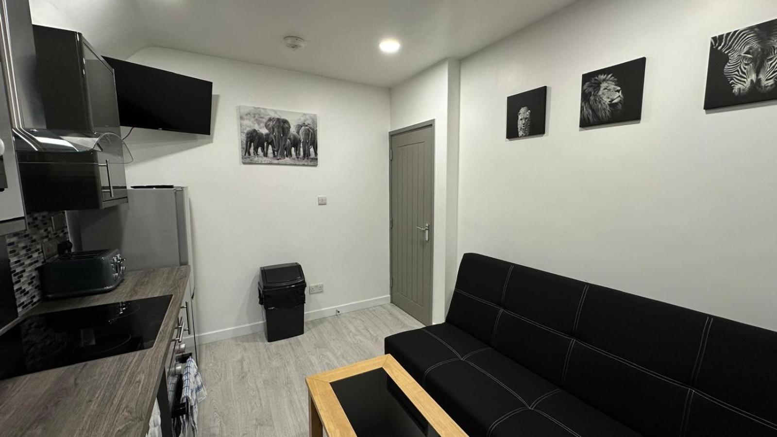 Fully Furbished Entire Flat 3 Appartamento *