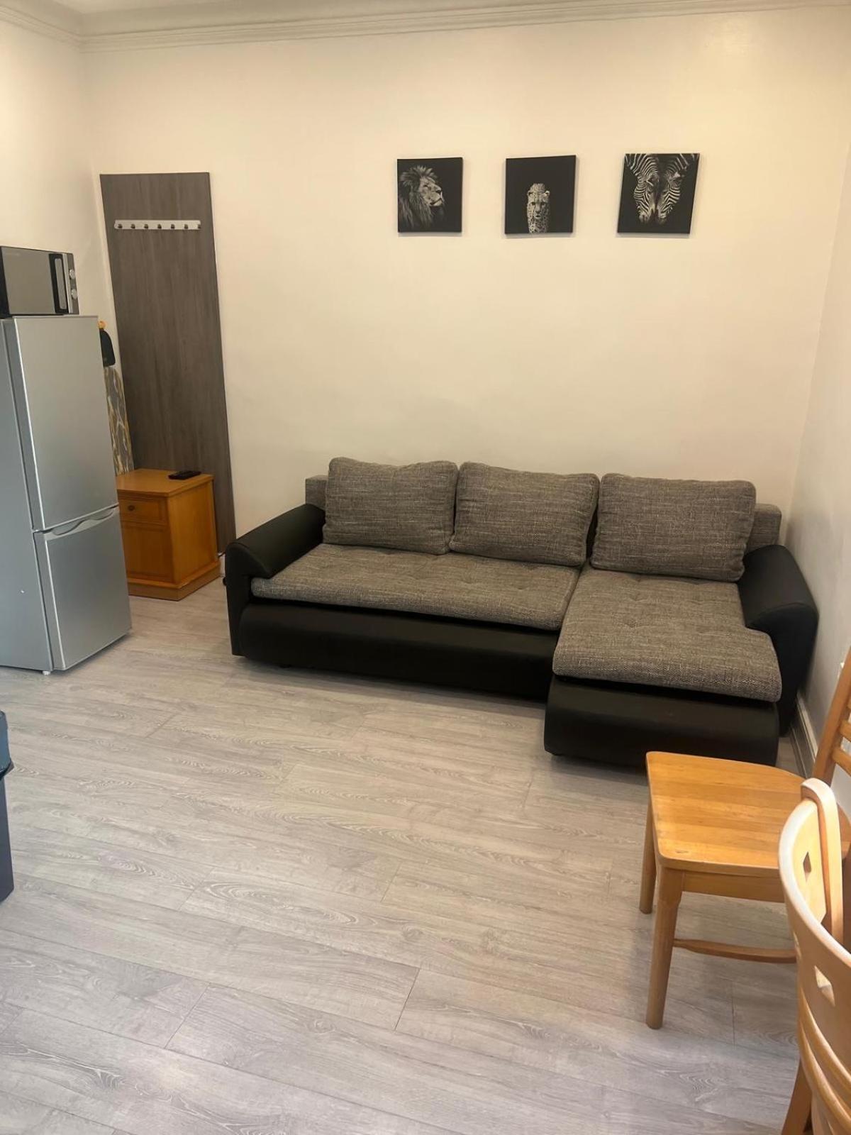 Appartamento Fully Furbished Entire Flat 2 Londra