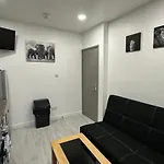 Fully Furbished Entire Flat 3
