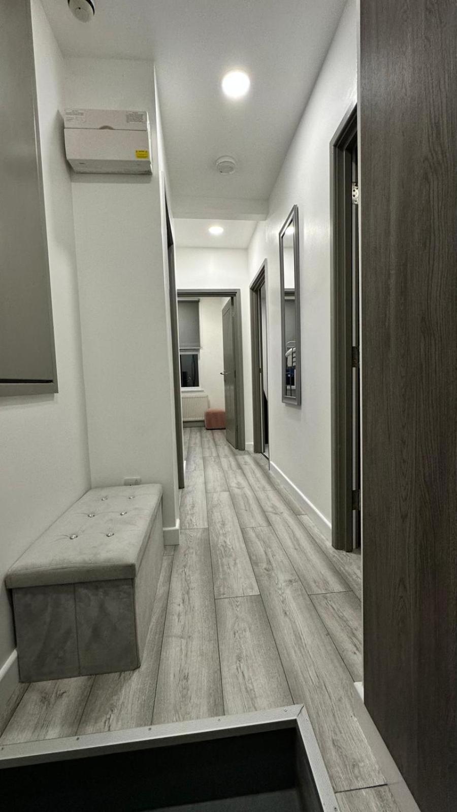 Apartment Fully Furbished Entire Flat 3 *